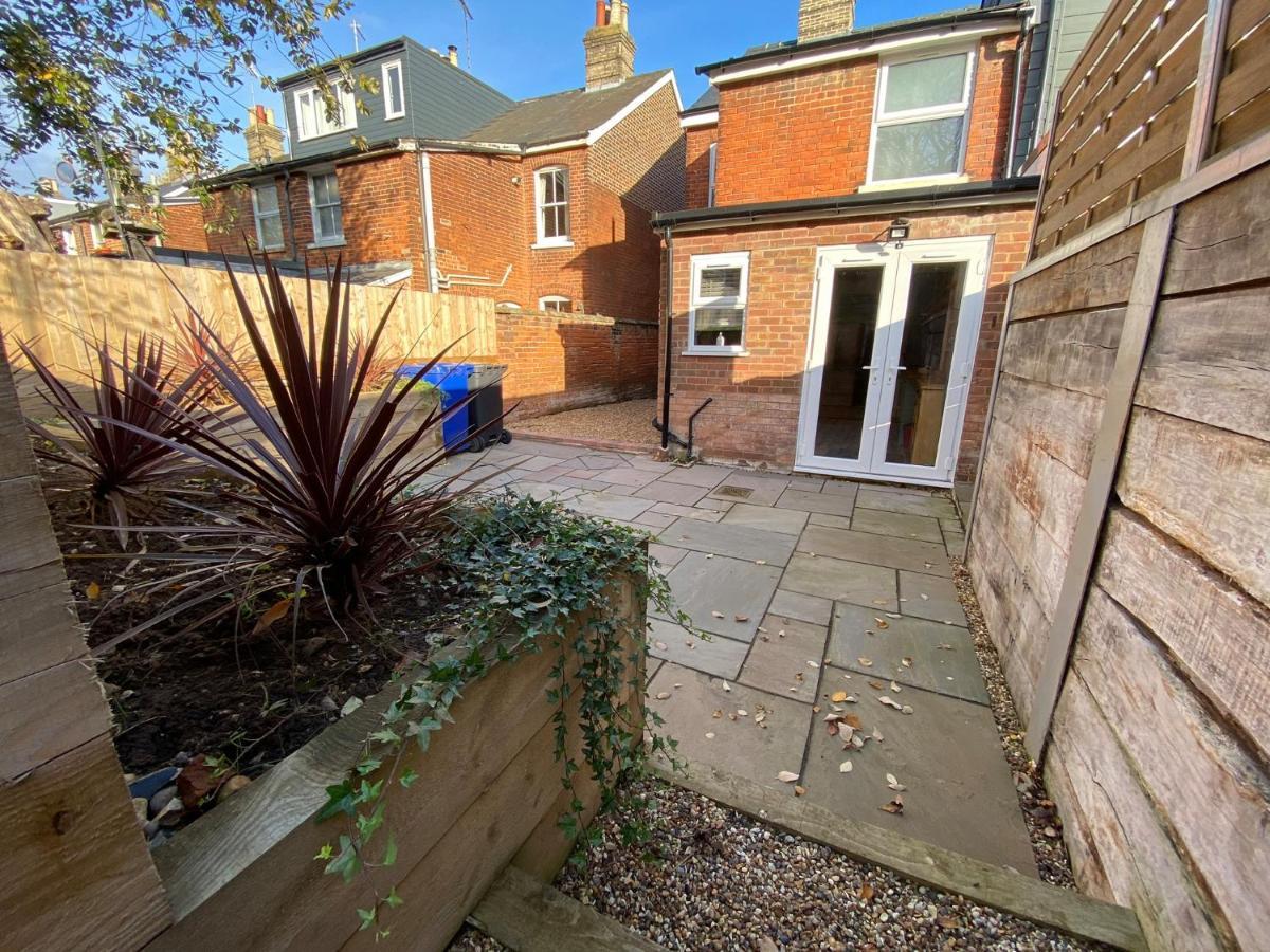 Luxurious Victorian Villa With Parking Sleeps Six Bury St. Edmunds Exterior photo