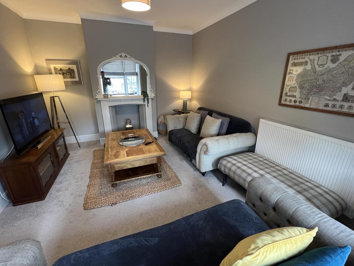Luxurious Victorian Villa With Parking Sleeps Six Bury St. Edmunds Exterior photo